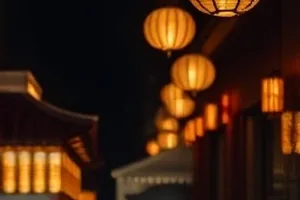 晚风信箱剧照：街口旧信箱在路灯下投出长影